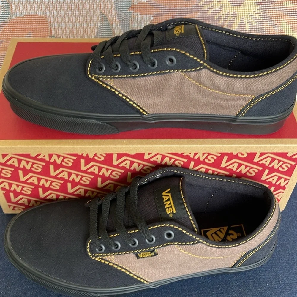 Vans • Men’s Atwood
Outcore Phantom/Black
VN000CX8B29
Sneakers - Picture 3 of 16